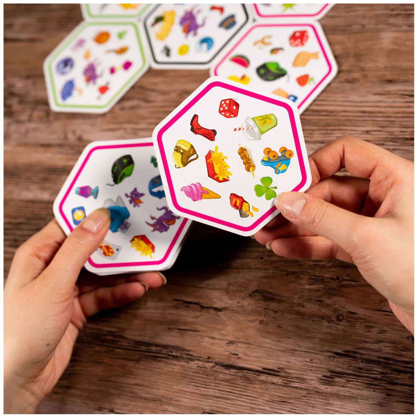 Dobble Connect Kaartspel