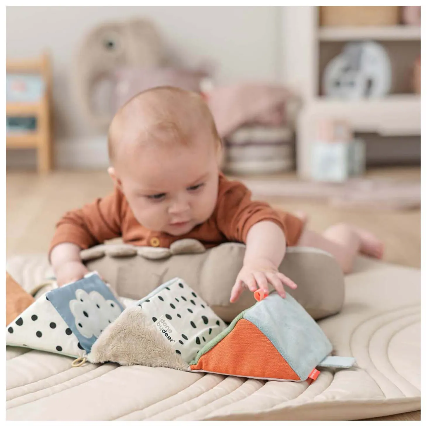 Done by Deer Uitklapbare Sensorische Kubus Deer Friends