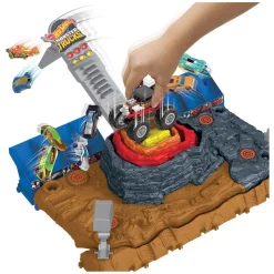 Hot Wheels Arena Smashers Main Event Bone Shaker's Ultimate Crush Yard
