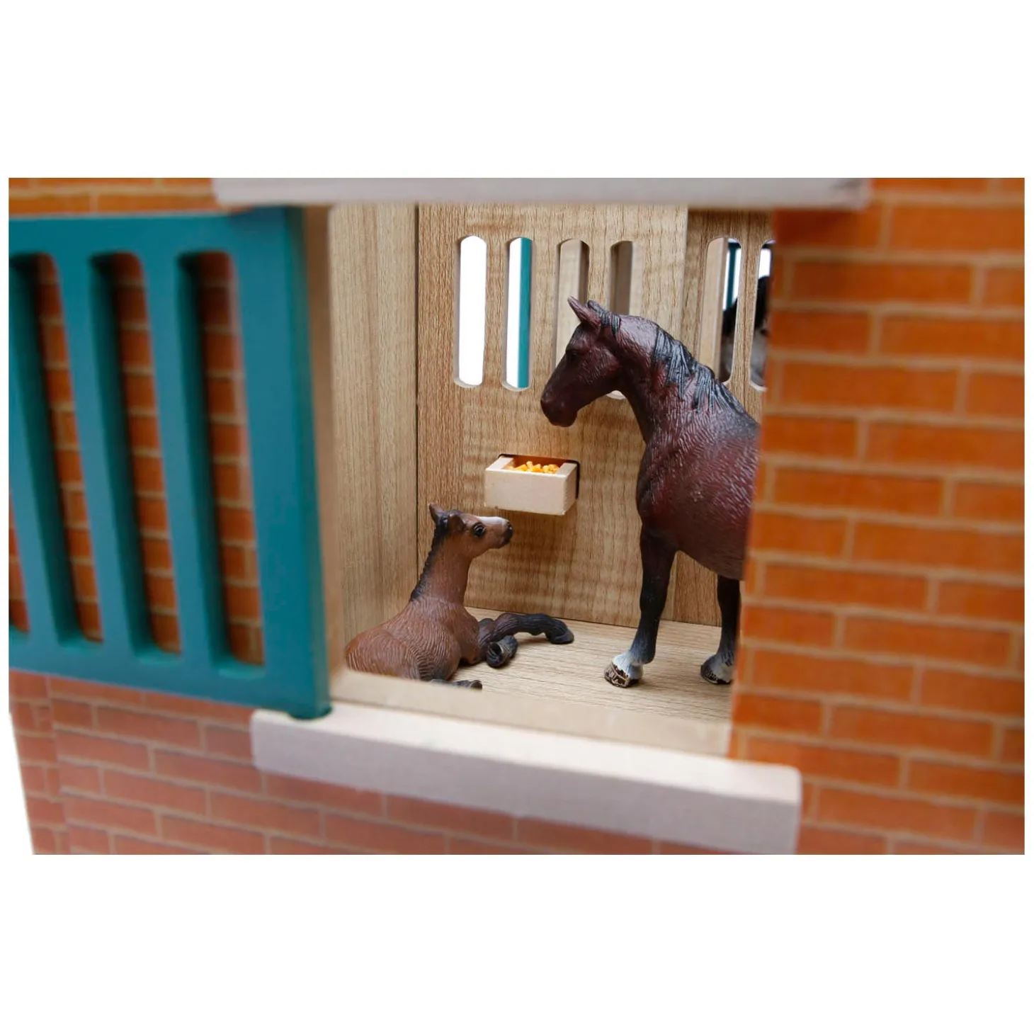 Kids Globe Paardenstal met 7 boxen, 1:24