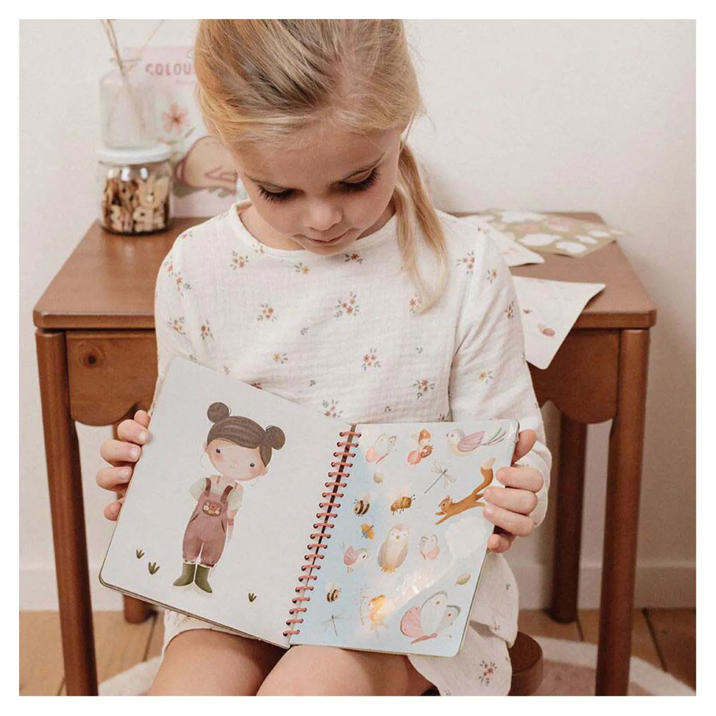 Little Dutch Dress up Stickerboek Rosa Fairy Garden