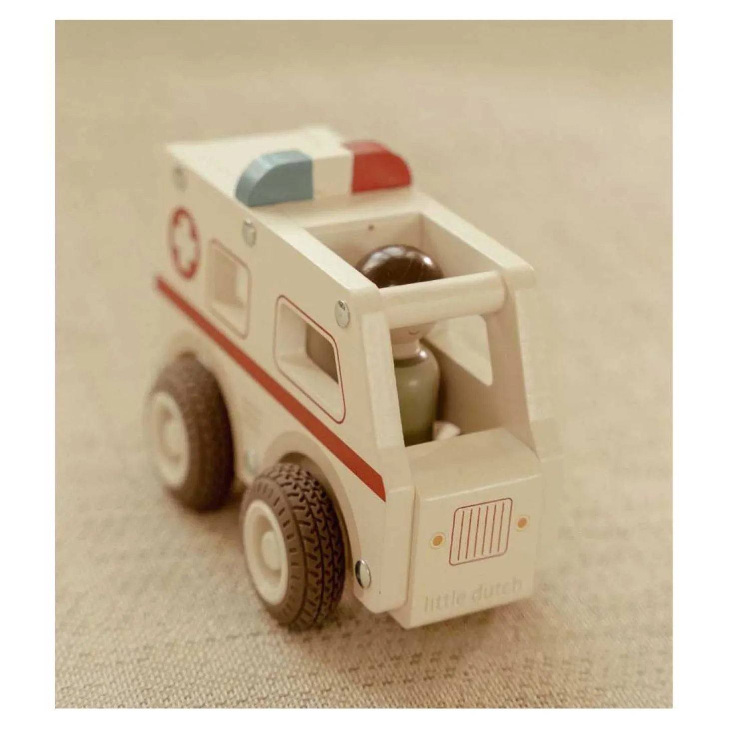 Little Dutch Houten Ambulance met Poppetje FSC