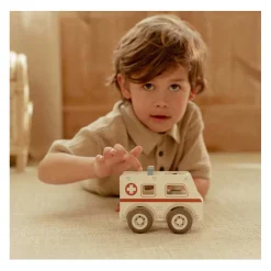 Little Dutch Houten Ambulance met Poppetje FSC