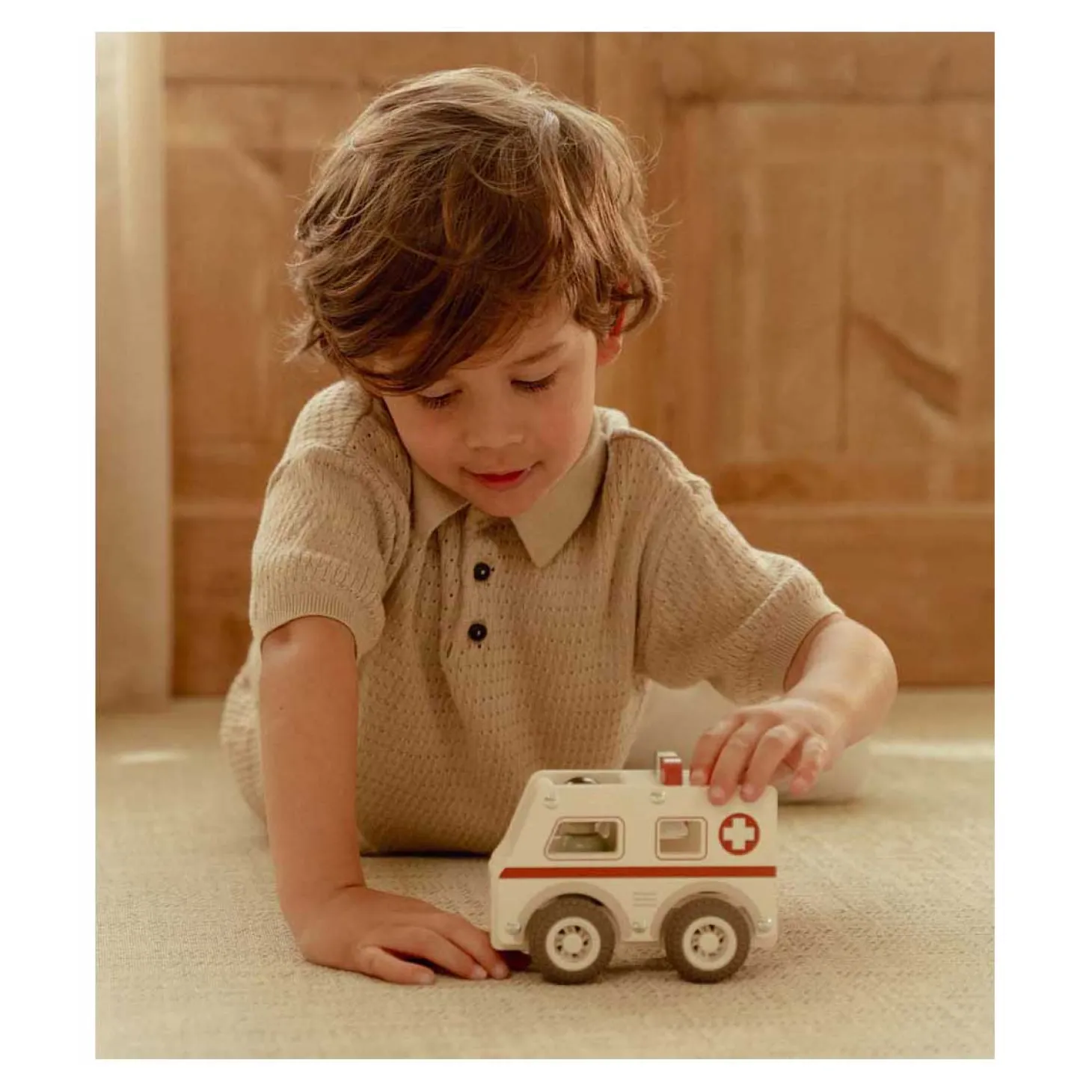 Little Dutch Houten Ambulance met Poppetje FSC