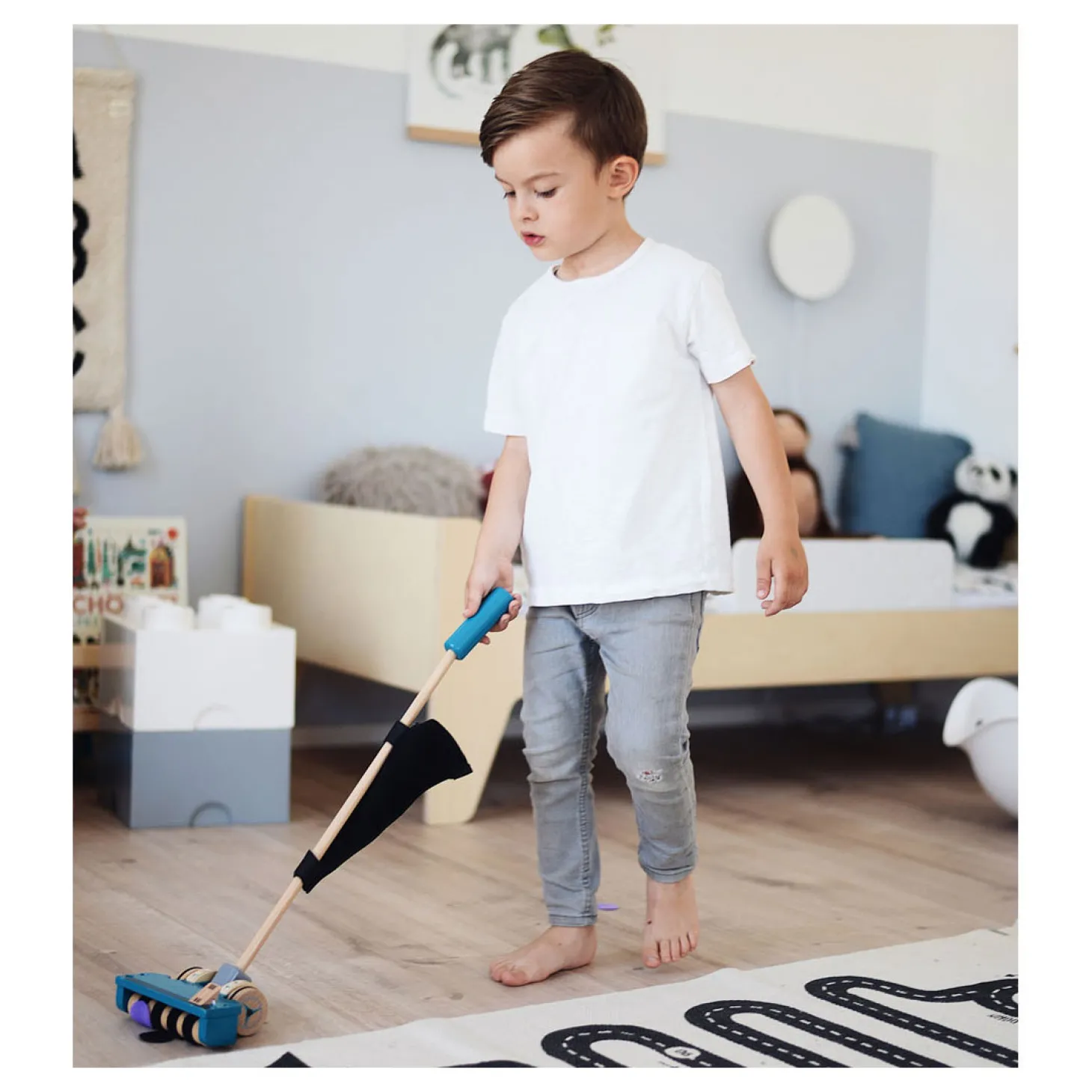 Small Foot - Houten Stofzuiger met Gekleurde Klittenband Stippen, 12dlg.