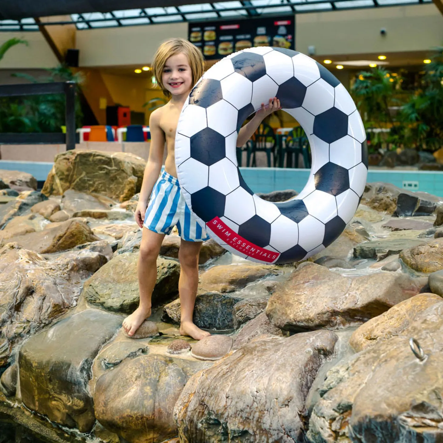 Swim Essentials Zwemring Voetbal, 90cm